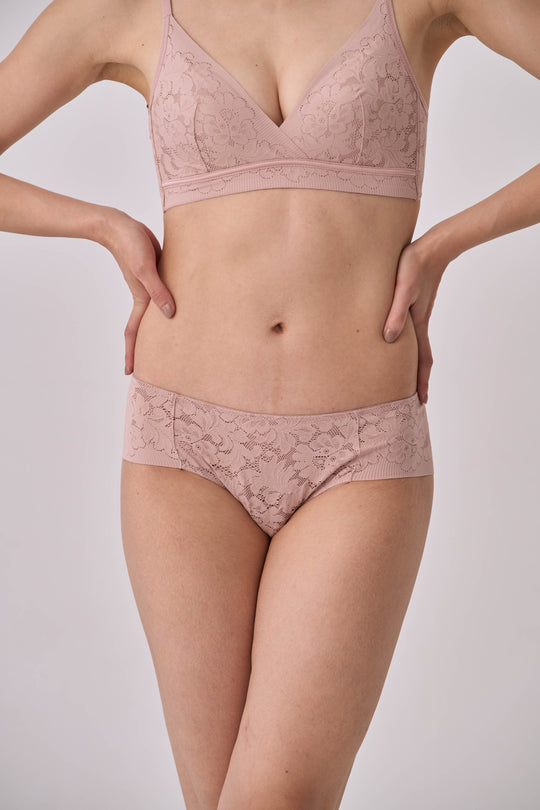 柔絲・蕾絲極簡三角褲|乳白