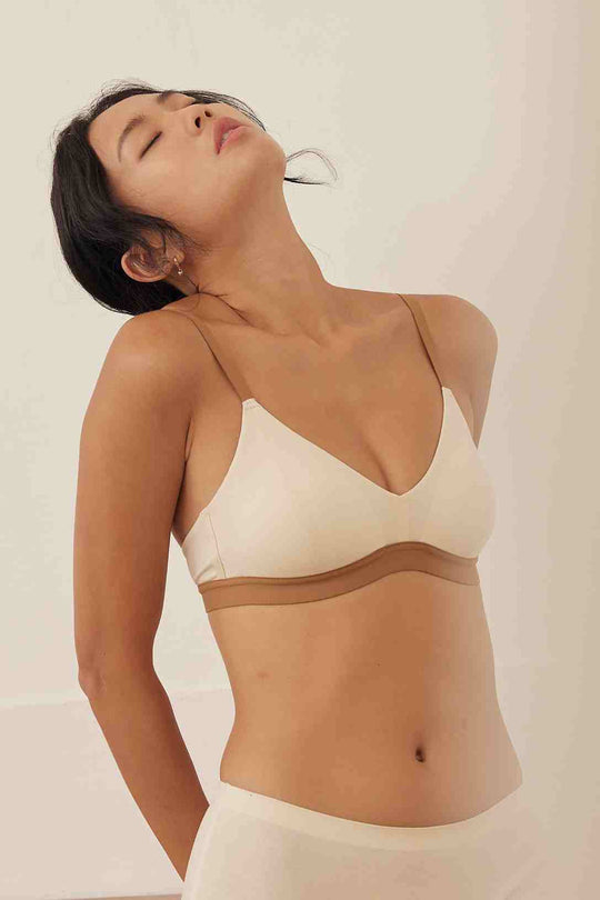 柔韌・無造作拼色三角杯|黑