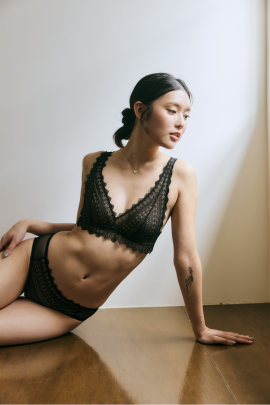 柔絲・薄蕾絲三角內褲|黑