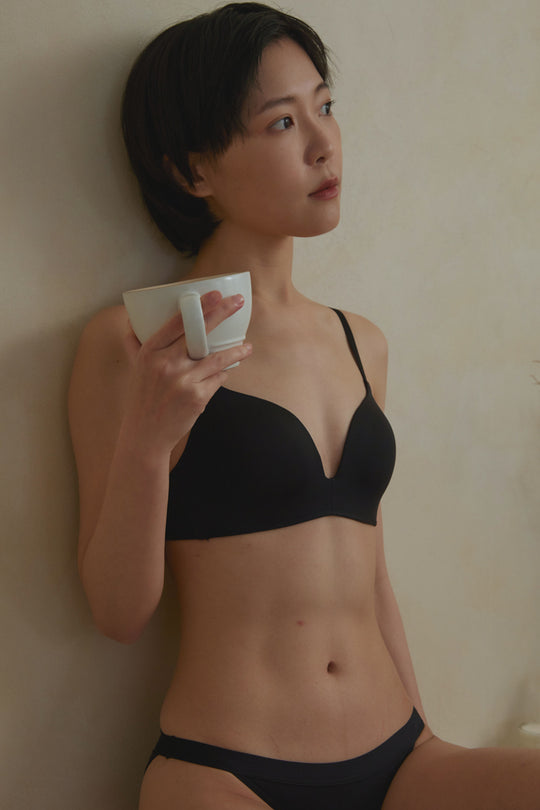 柔亮・粉底液 3/4 杯 I 代|氣質黑