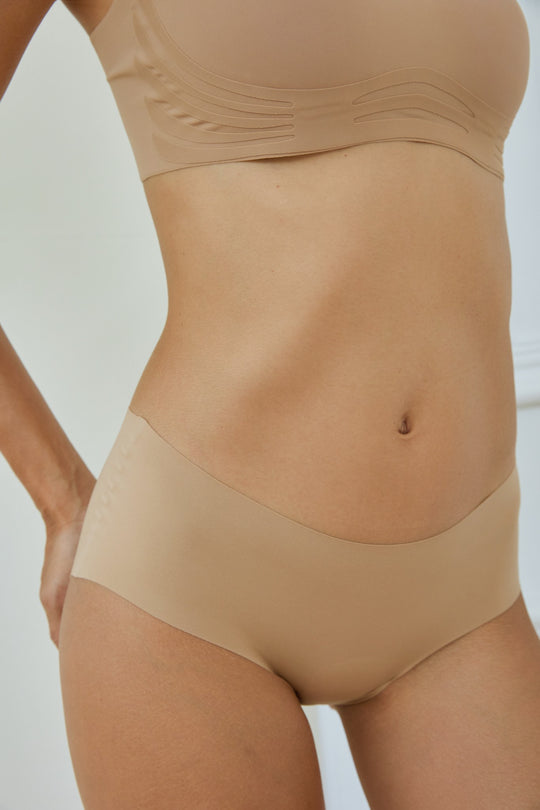 無痕・低腰包臀內褲|卡其