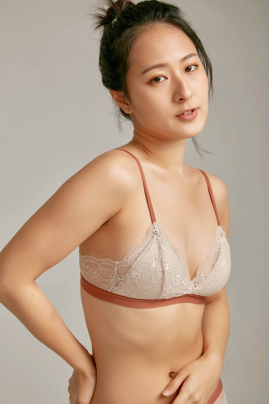 柔絲・蕾絲拼色三角杯|小鹿棕