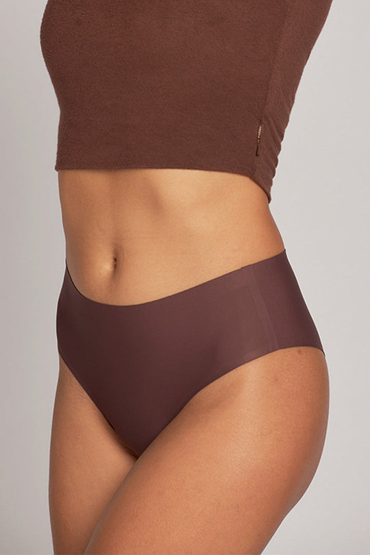 柔亮・美型高腰半包臀三角褲|檀棕