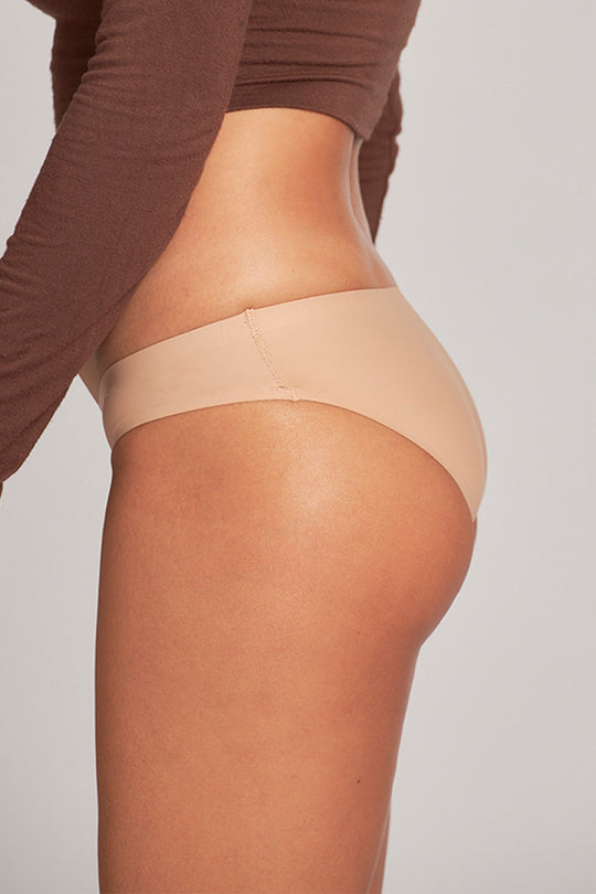 柔亮・美型低腰半包臀三角褲|白皙膚