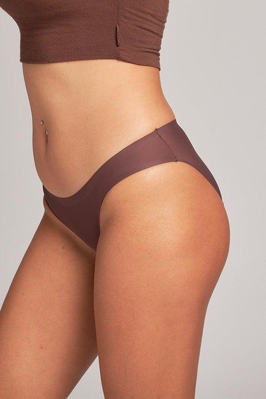 柔亮・美型低腰半包臀三角褲|檀棕