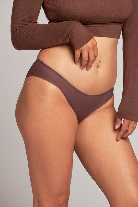 柔亮・美型低腰半包臀三角褲|檀棕