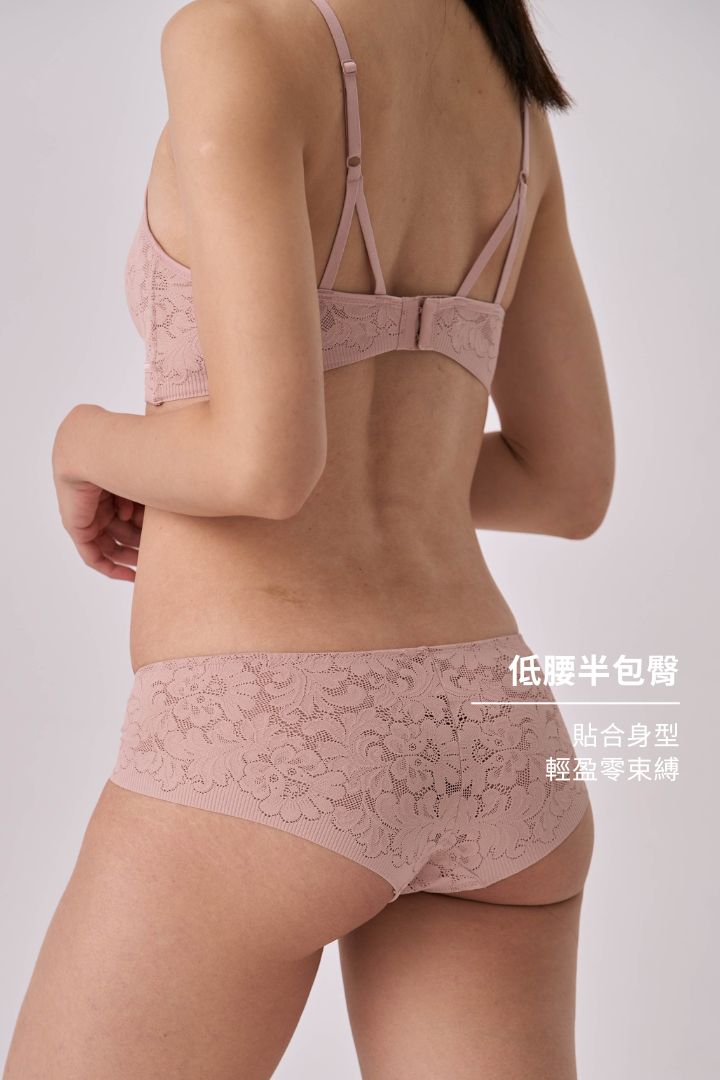 柔絲・蕾絲極簡三角褲｜乳白
