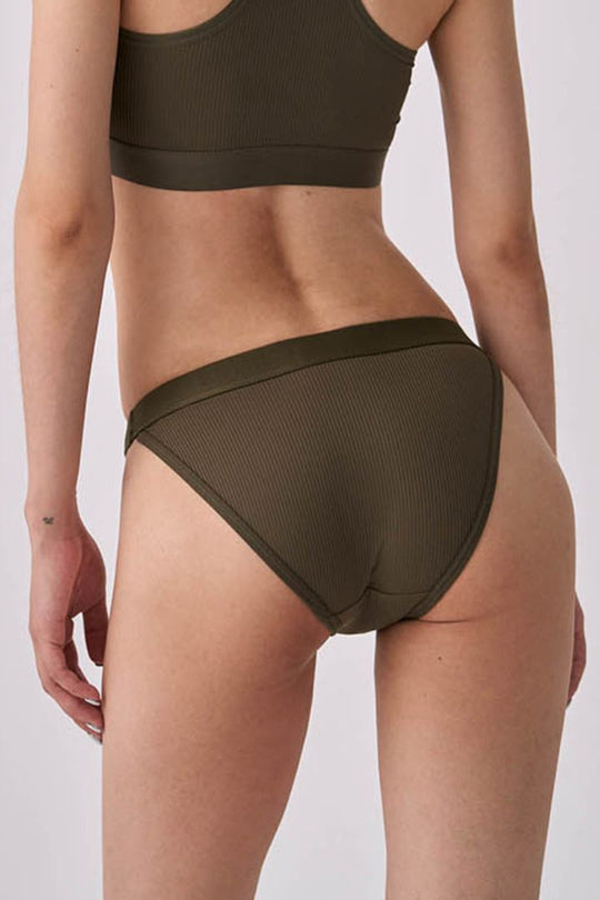 柔亮・時尚條紋半包臀三角褲｜軍綠