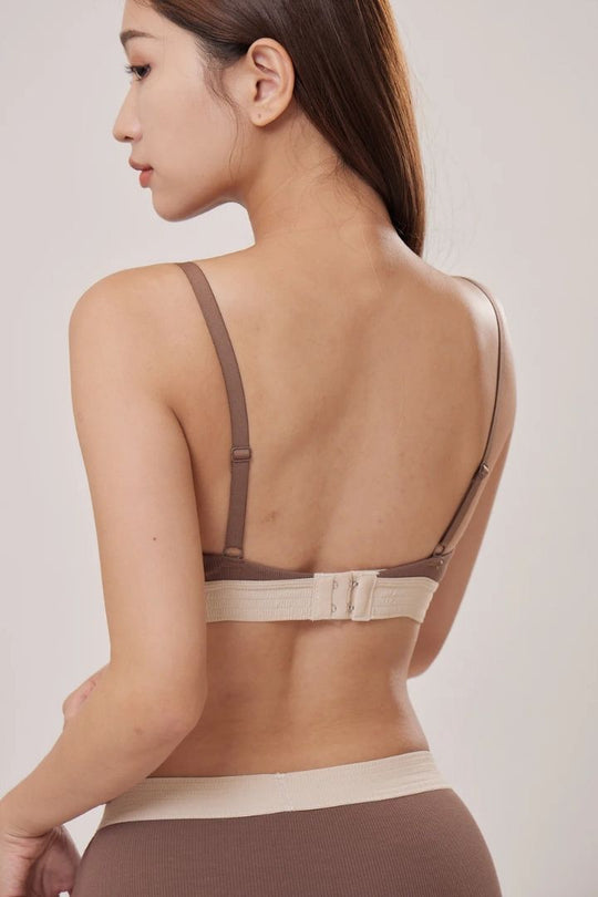 柔韌 · 美式深 V 拼色三角杯｜可可棕