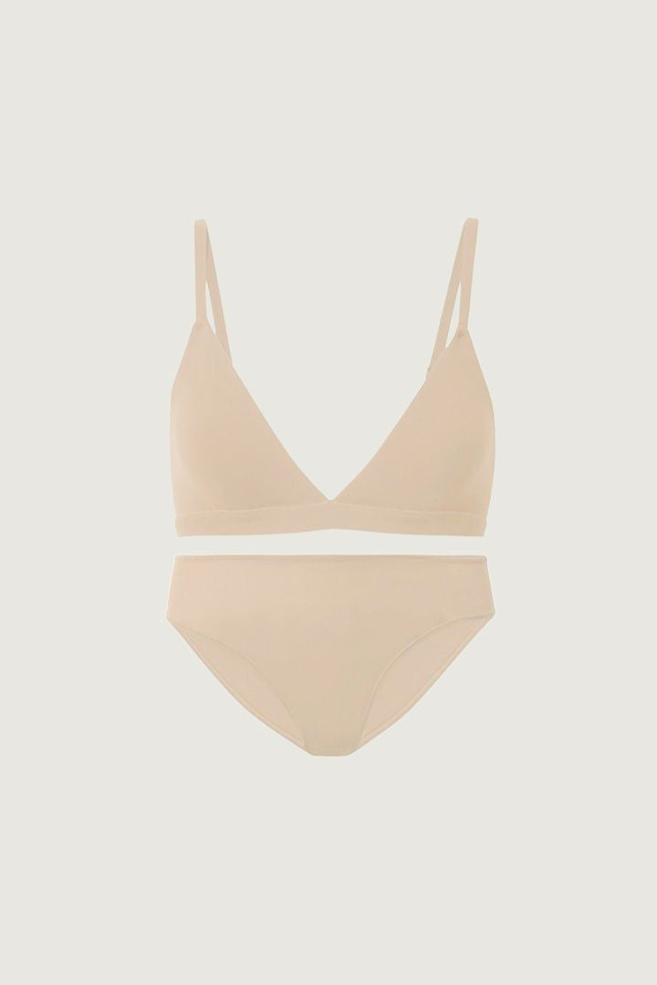 裸感無背鉤三角杯無鋼圈內衣