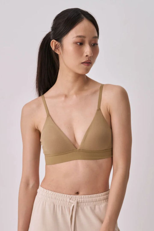 柔韌 · 低脊心純色三角杯｜迷霧綠