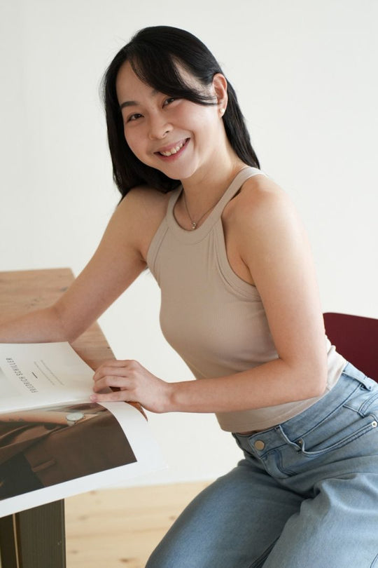 繞頸削肩 Bra Top｜燕麥