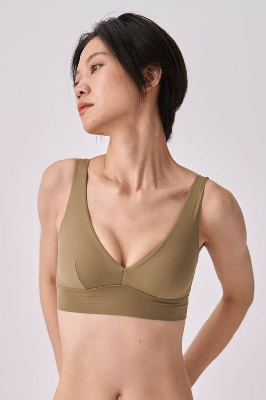 柔韌・包覆集中三角杯｜冷橄欖