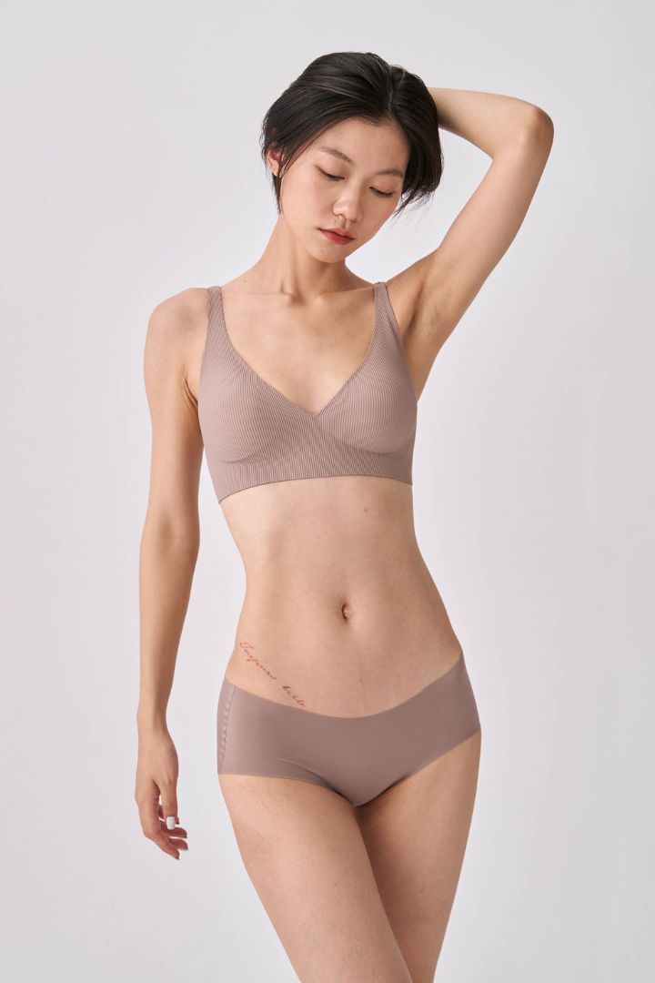 無痕・低腰包臀內褲｜藕咖