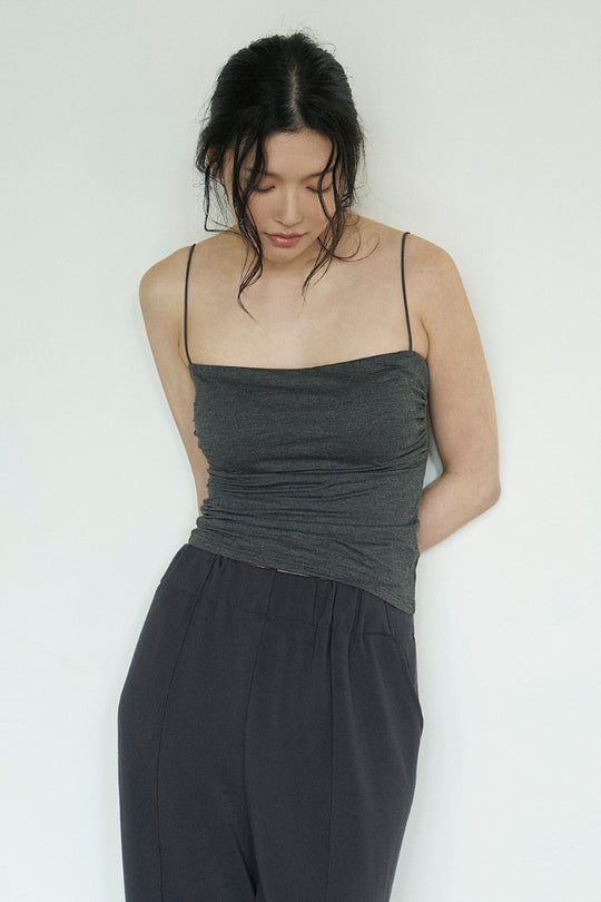 側抓皺細肩 Bra Top｜深灰