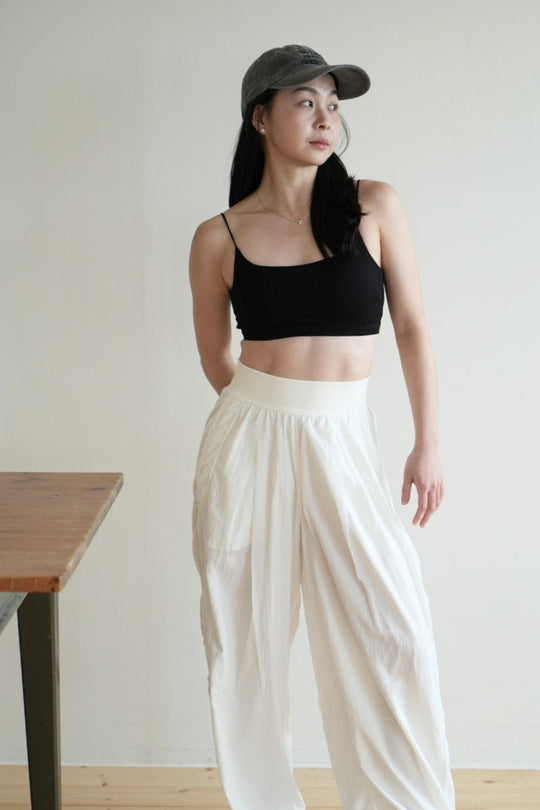 細肩挖背短版 Bra Top｜黑