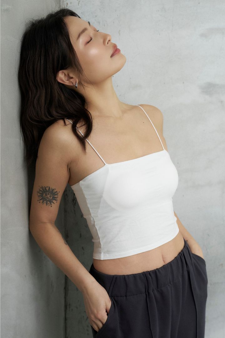 舒彈平口 Bra Top 微短版穿搭